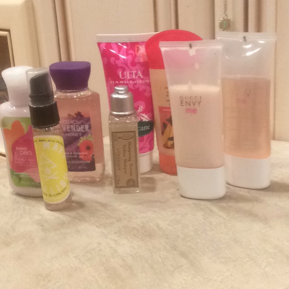 ❤️❤️❤️SOLDTravel size toiletries Gucci Envy, Batth
